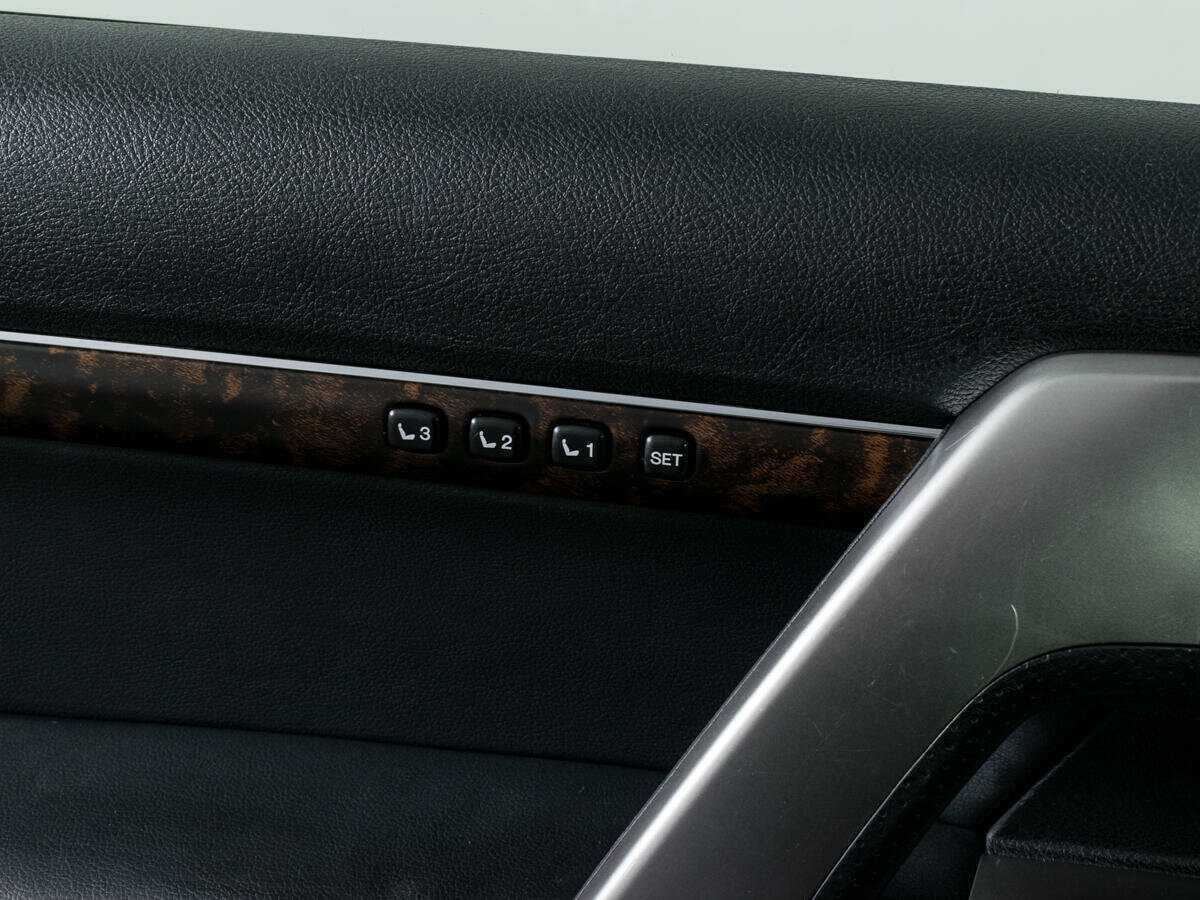 Toyota Land Cruiser с пробегом — 2013 год. Фото: #21