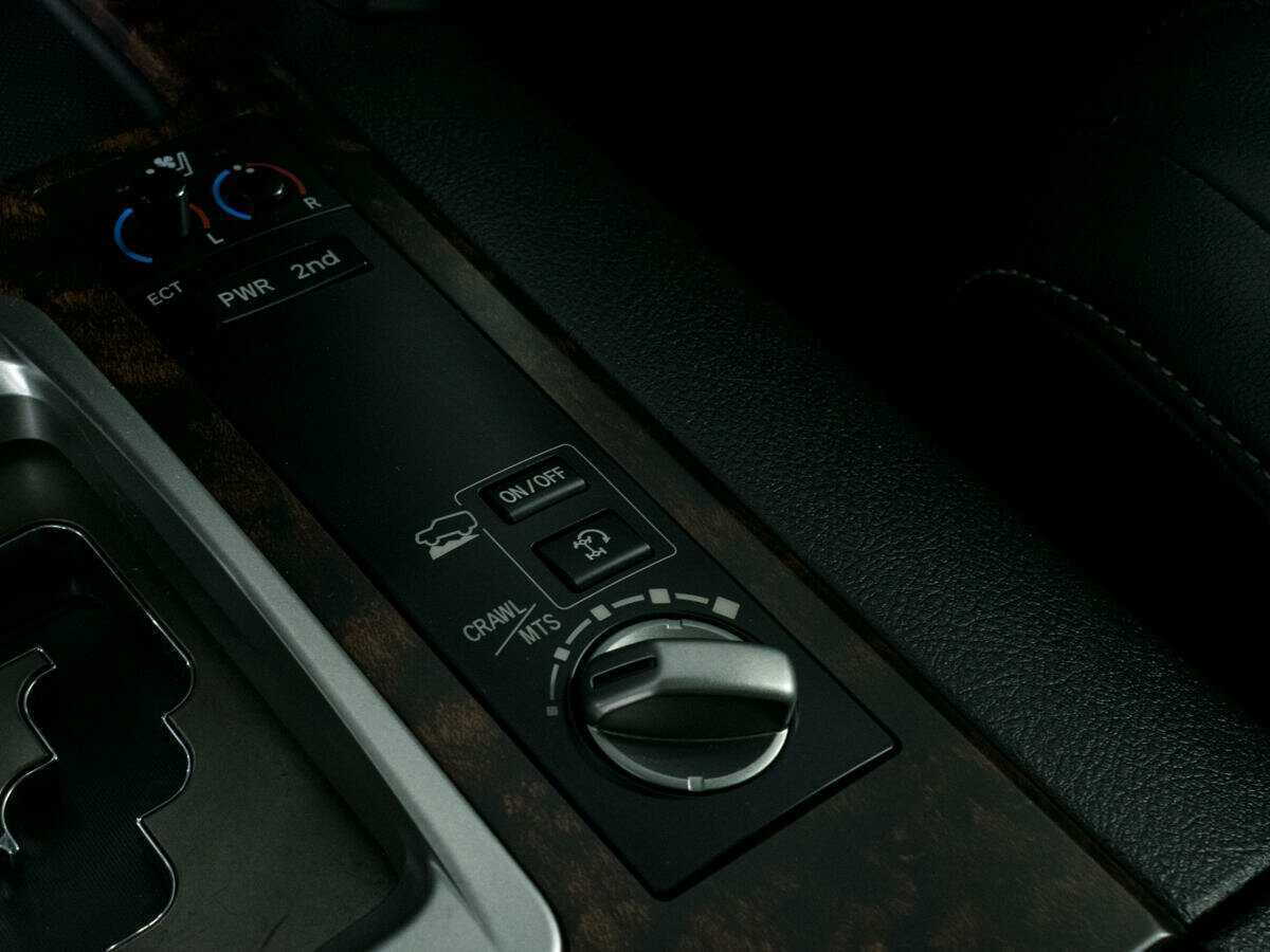 Toyota Land Cruiser с пробегом — 2013 год. Фото: #24