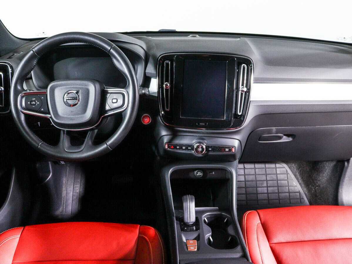 Volvo XC40 с пробегом — 2021 год. Фото: #9