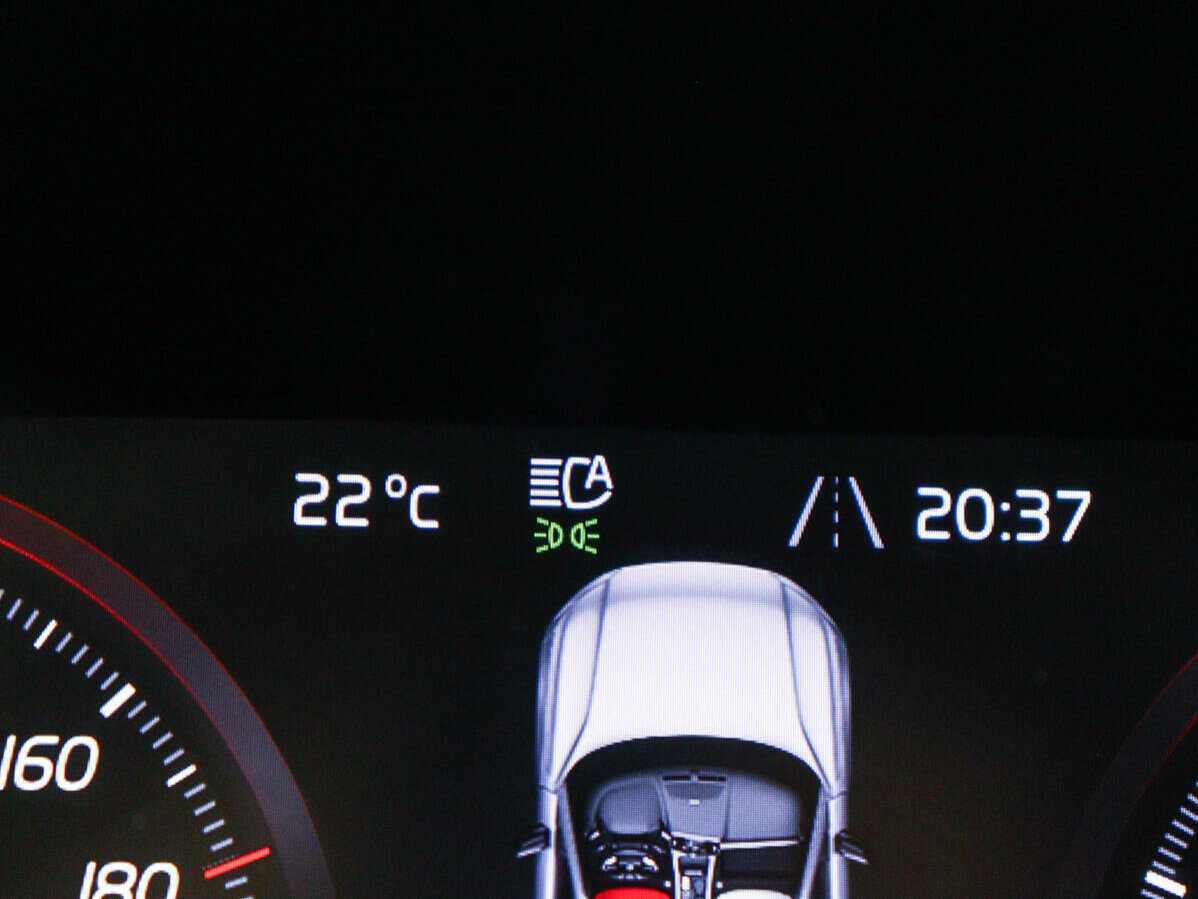 Volvo XC40 с пробегом — 2021 год. Фото: #18