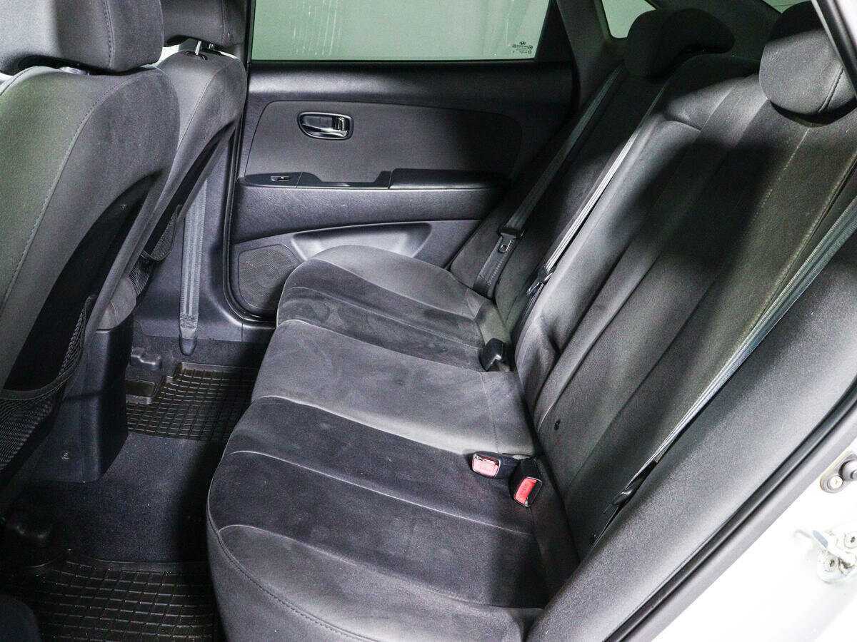 Hyundai Elantra с пробегом — 2010 год. Фото: #7