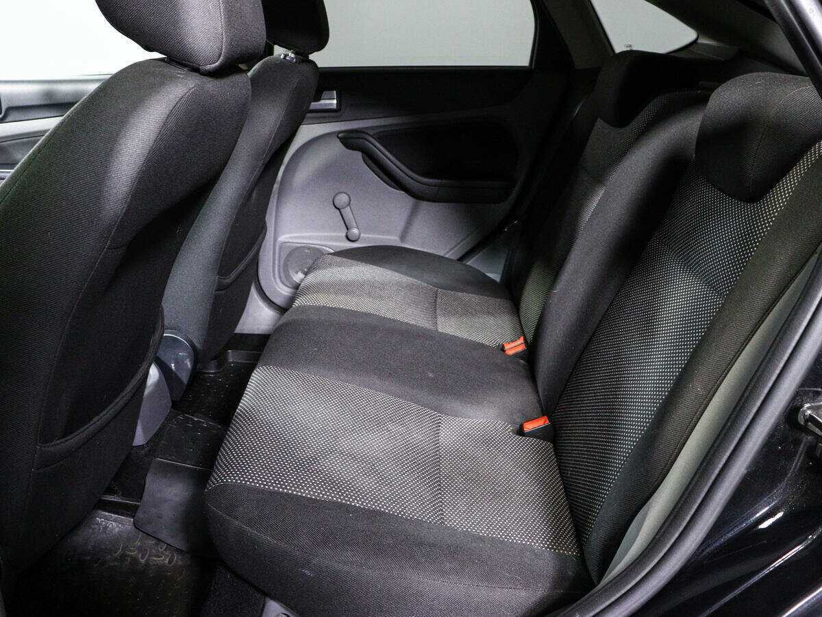 Ford Focus с пробегом — 2011 год. Фото: #7