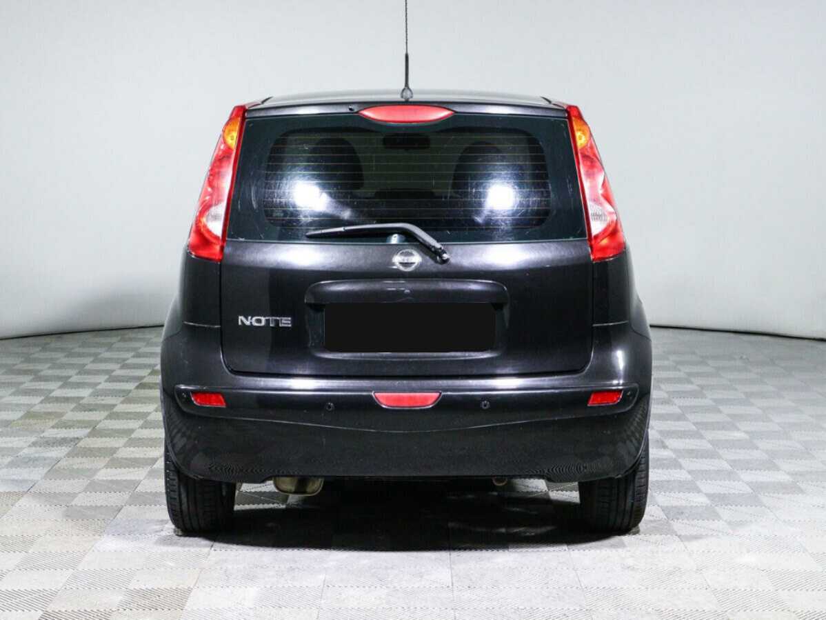 Nissan Note с пробегом — 2007 год. Фото: #4