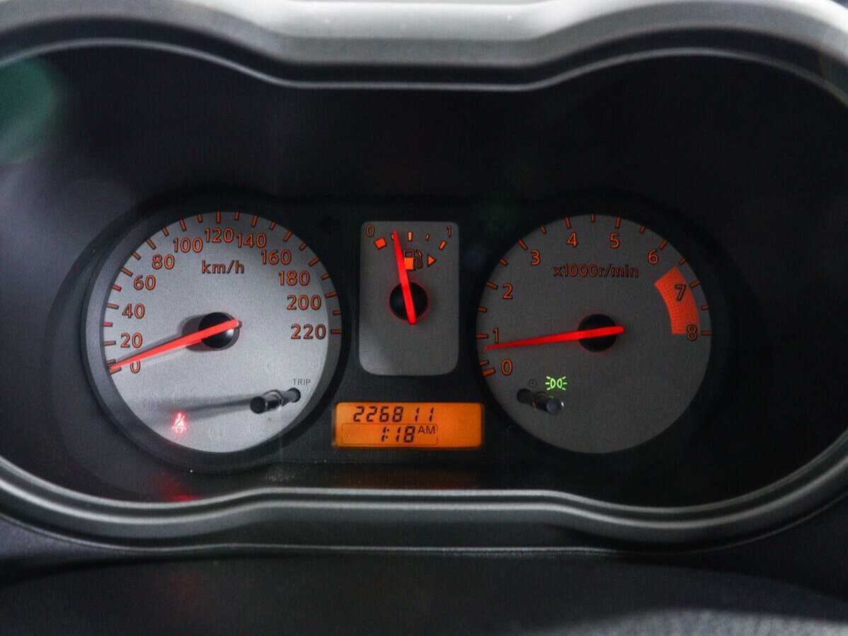 Nissan Note с пробегом — 2007 год. Фото: #8