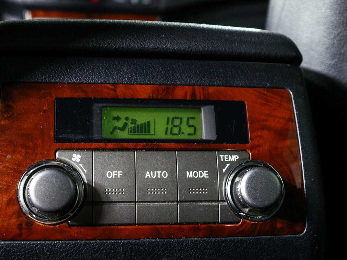 Toyota Highlander с пробегом — 2011 год. Фото: #17