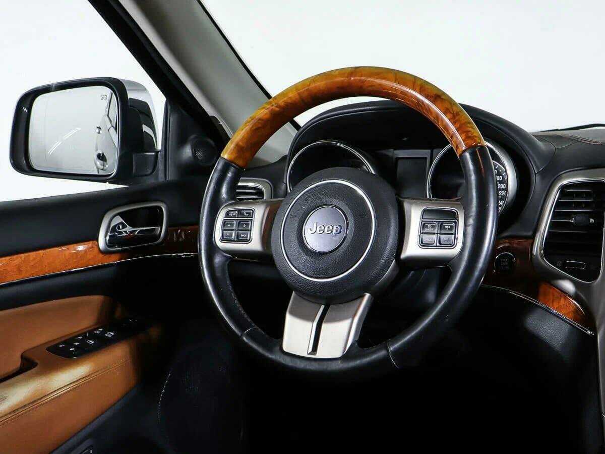 Jeep Grand Cherokee с пробегом — 2012 год. Фото: #14