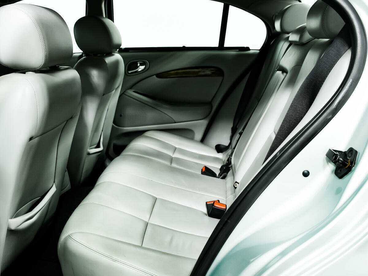 Jaguar S-Type с пробегом — 2005 год. Фото: #11