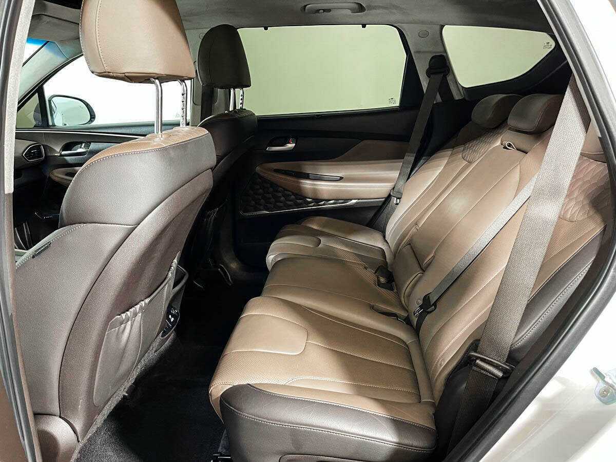 Hyundai Santa Fe с пробегом — 2018 год. Фото: #9