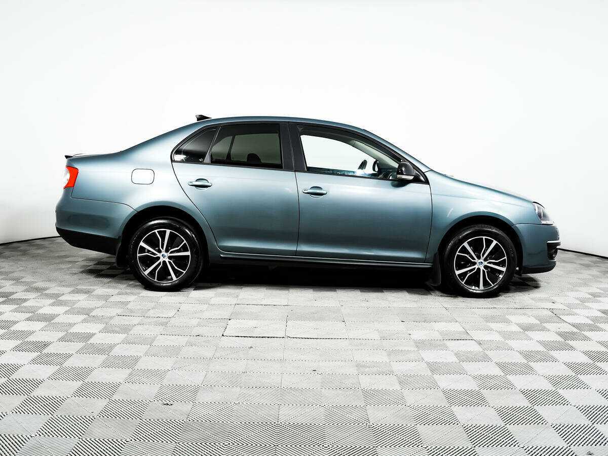 Volkswagen Jetta с пробегом — 2008 год. Фото: #3