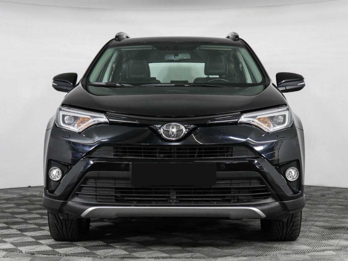 Toyota RAV4 с пробегом — 2018 год. Фото: #1