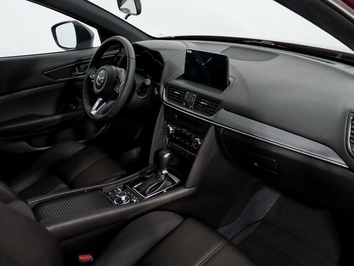 Mazda CX-4 с пробегом — 2023 год. Фото: #10