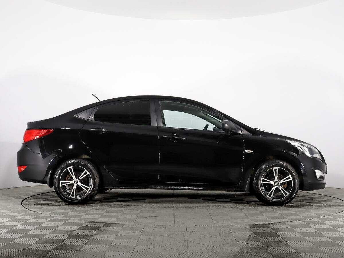 Hyundai Solaris с пробегом — 2014 год. Фото: #3