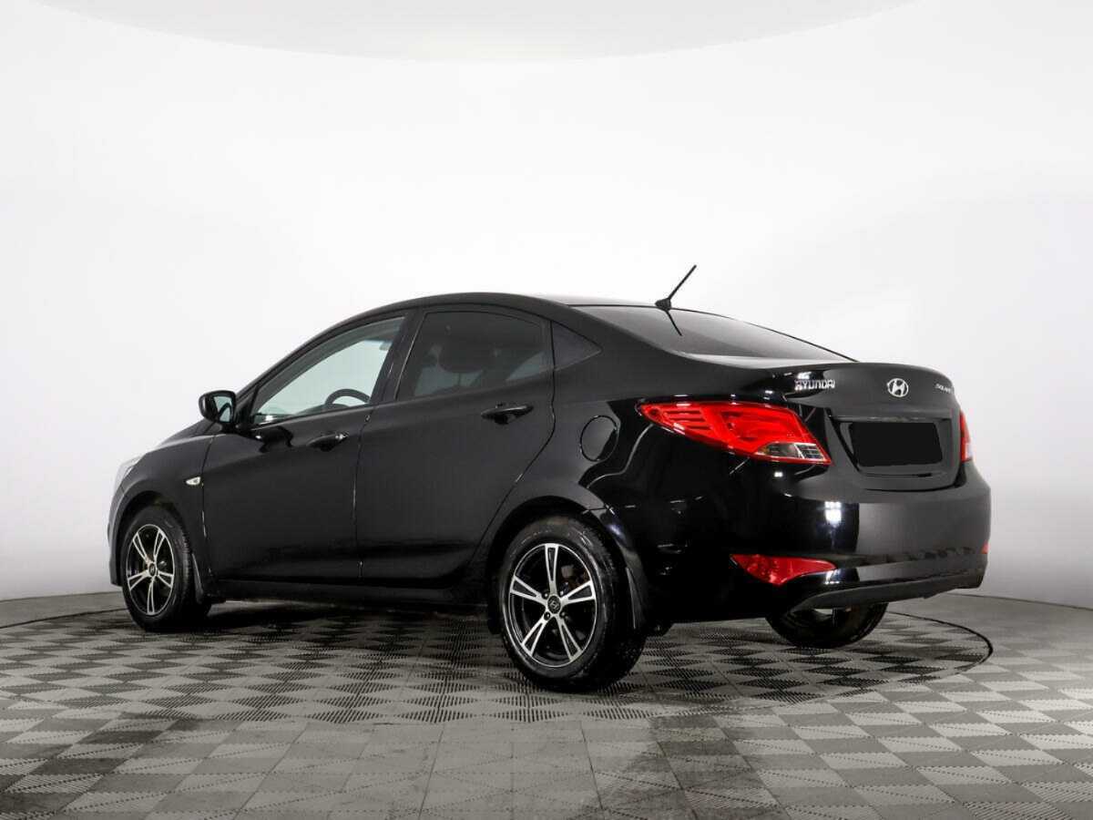 Hyundai Solaris с пробегом — 2014 год. Фото: #6