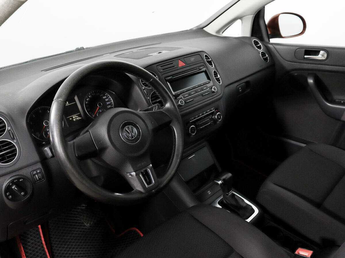 Volkswagen Golf Plus с пробегом — 2009 год. Фото: #8