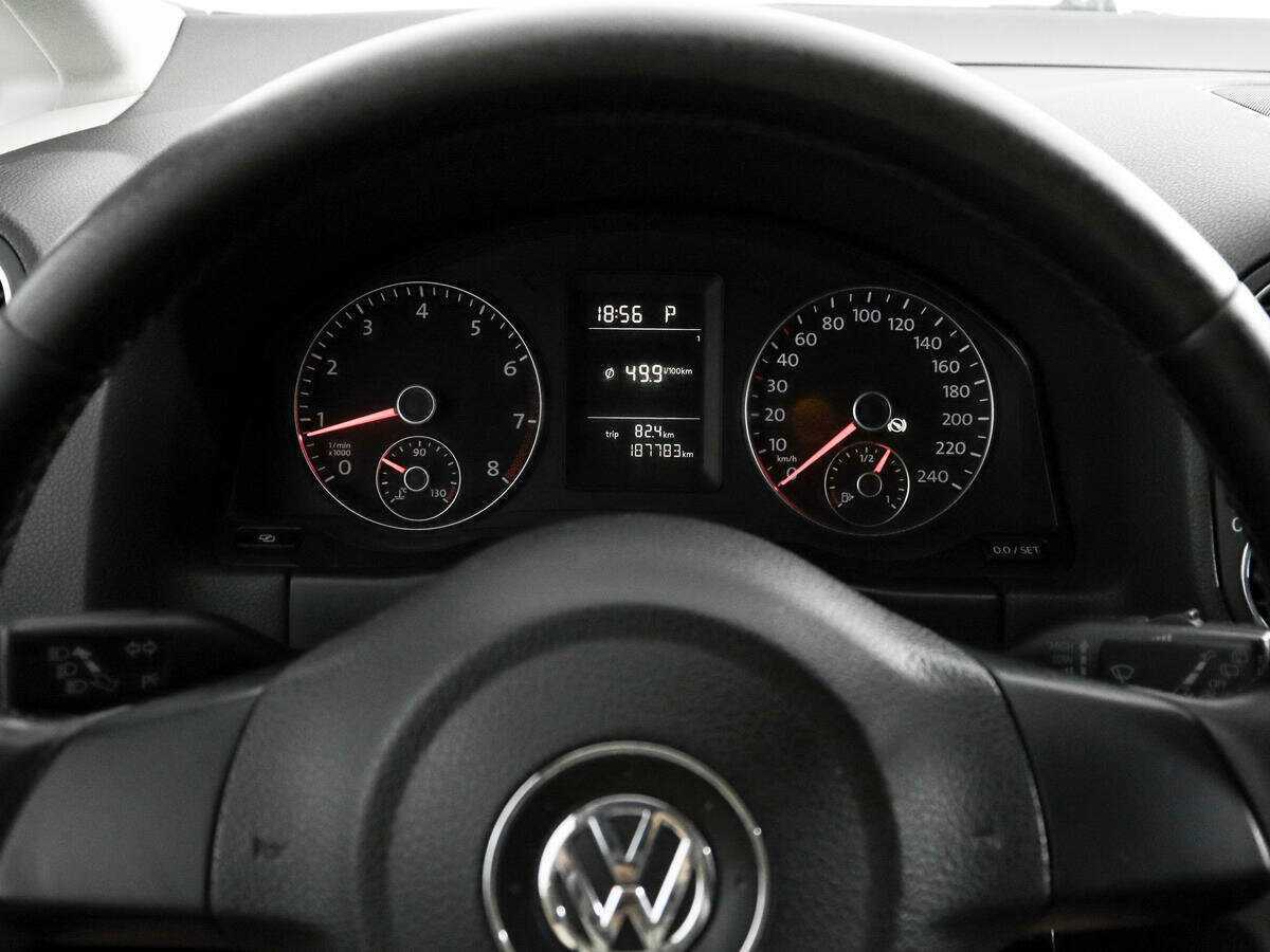 Volkswagen Golf Plus с пробегом — 2009 год. Фото: #12