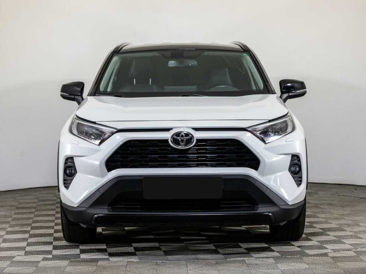 Toyota RAV4 с пробегом — 2021 год. Фото: #1