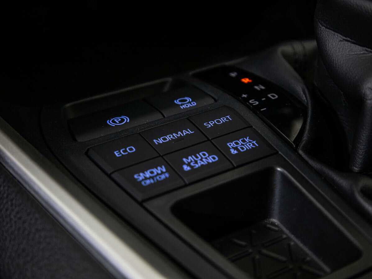 Toyota RAV4 с пробегом — 2021 год. Фото: #14