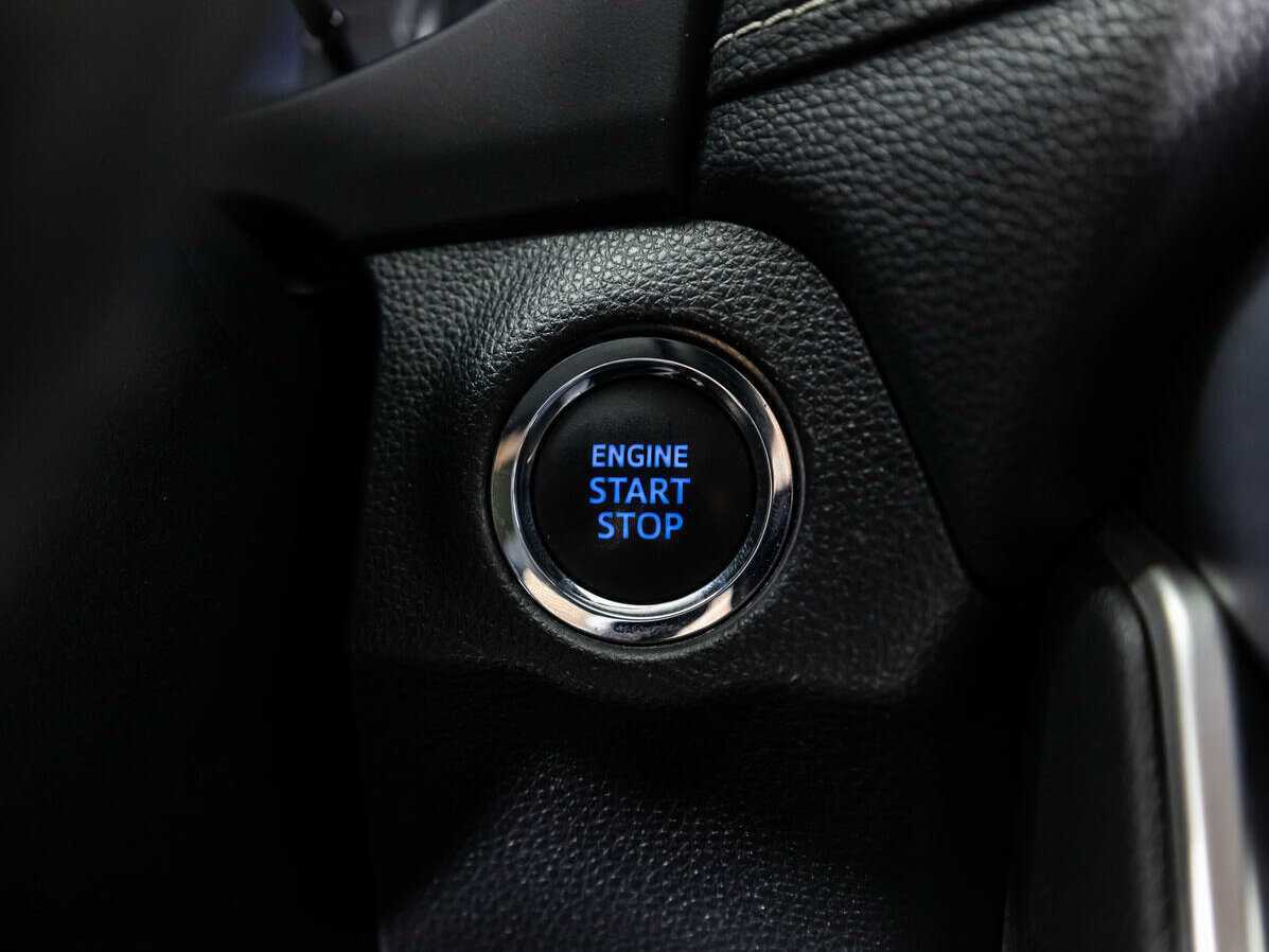 Toyota RAV4 с пробегом — 2021 год. Фото: #16