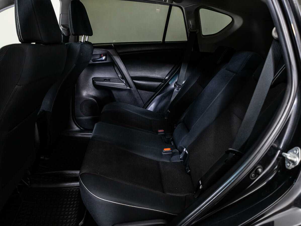 Toyota RAV4 с пробегом — 2013 год. Фото: #9