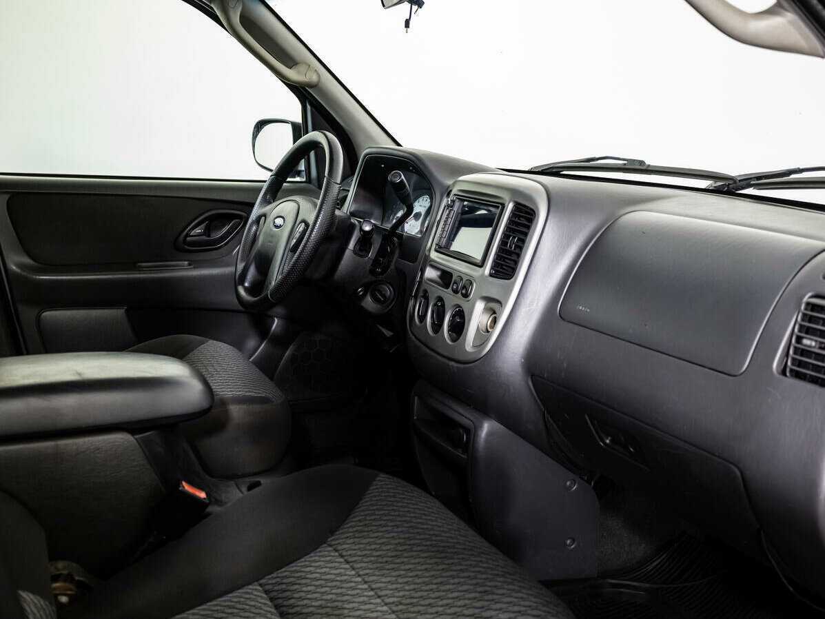 Ford Escape с пробегом — 2002 год. Фото: #8