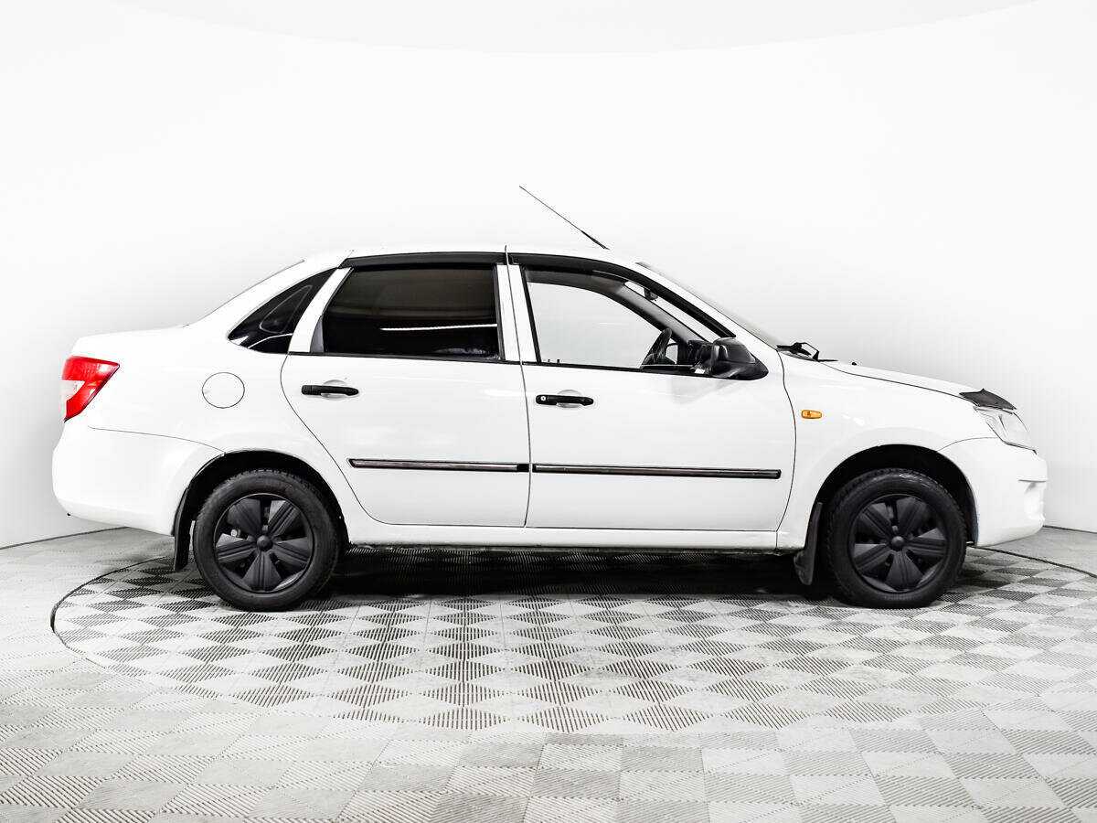 Lada (ВАЗ) Granta с пробегом — 2013 год. Фото: #3