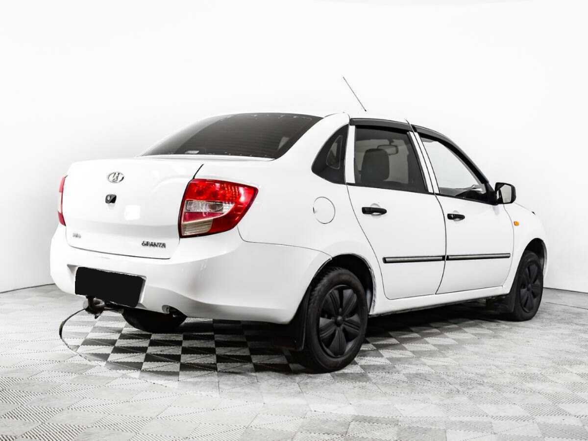 Lada (ВАЗ) Granta с пробегом — 2013 год. Фото: #4