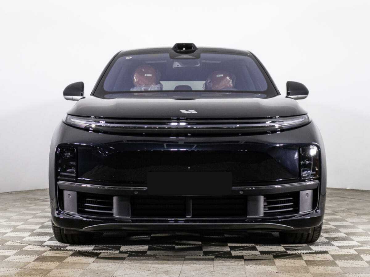 LiXiang L7 с пробегом — 2024 год. Фото: #1