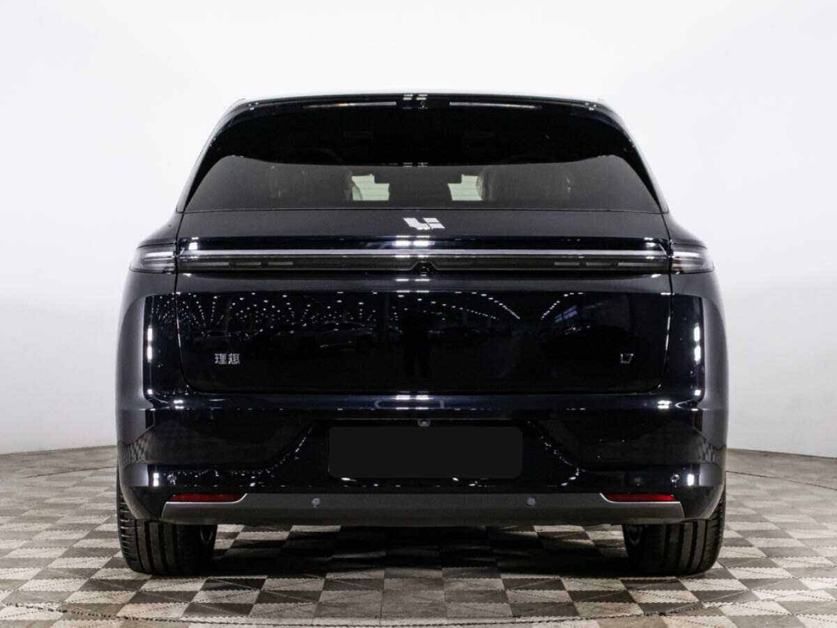 LiXiang L7 с пробегом — 2024 год. Фото: #4