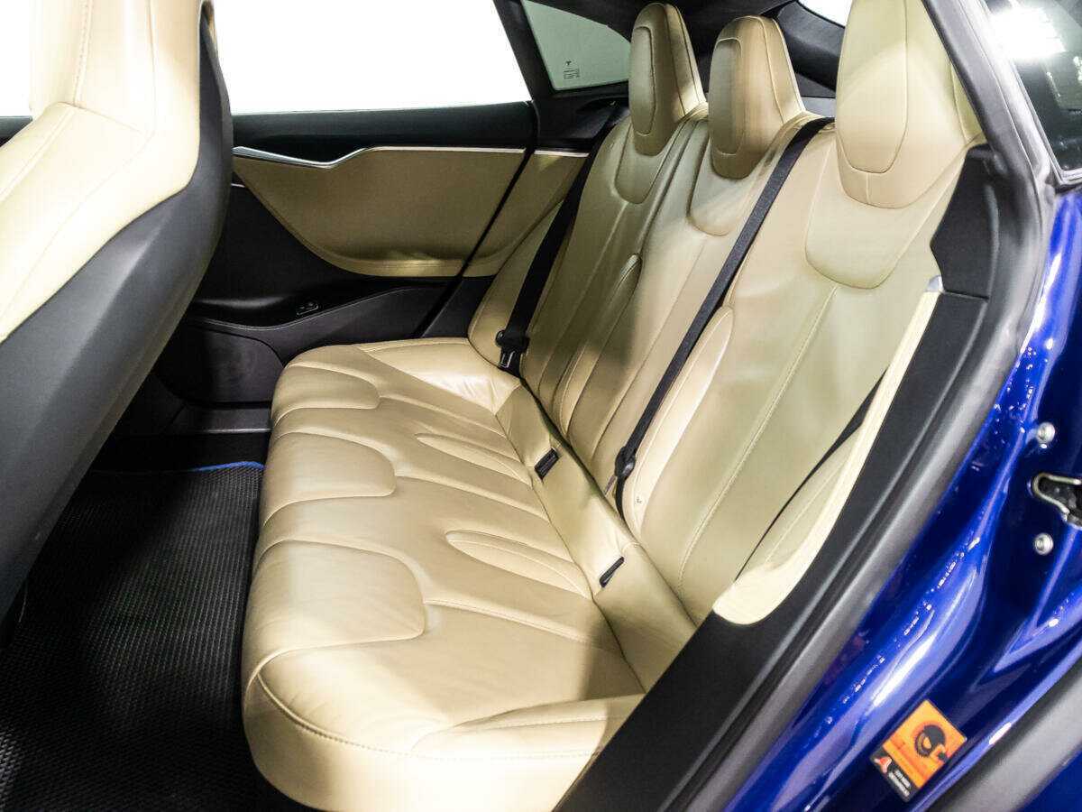 Tesla Model S с пробегом — 2016 год. Фото: #9