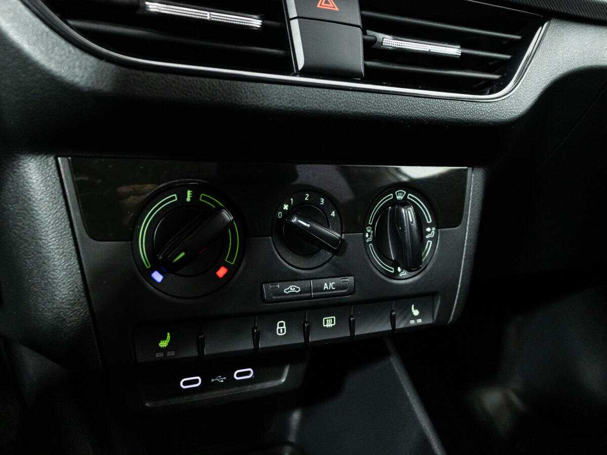 Skoda Rapid с пробегом — 2021 год. Фото: #15