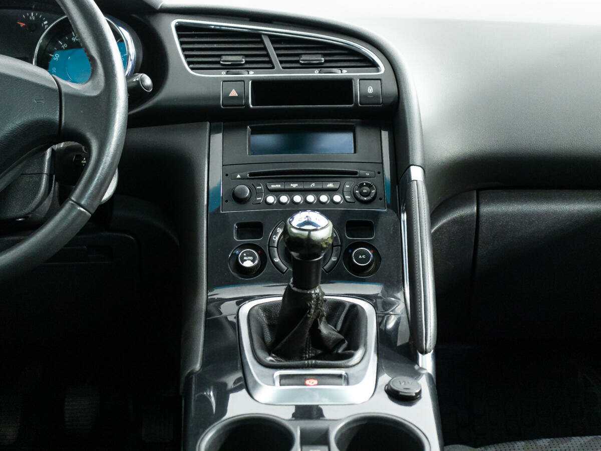 Peugeot 3008 с пробегом — 2011 год. Фото: #12