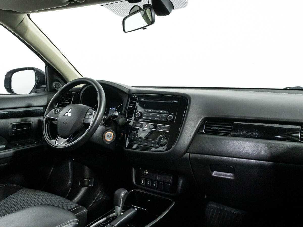 Mitsubishi Outlander с пробегом — 2020 год. Фото: #8