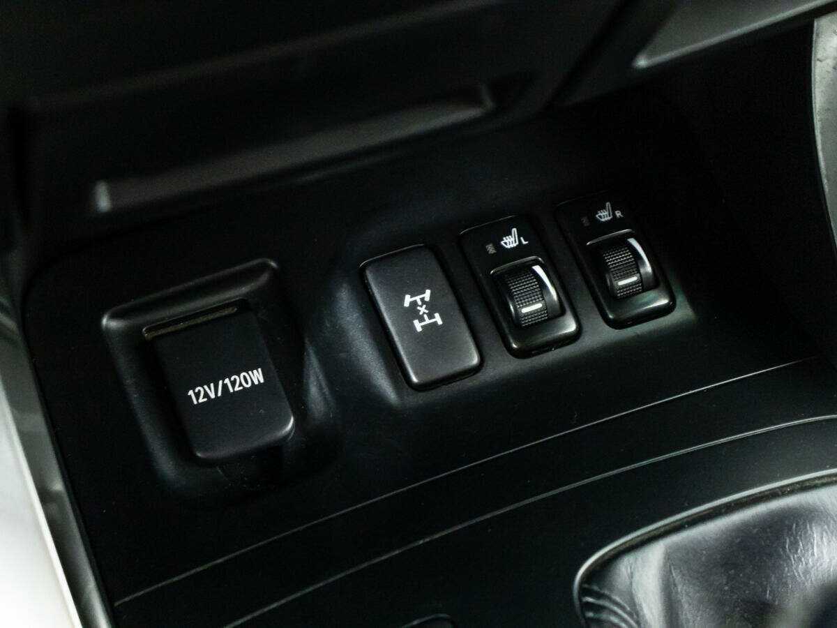 Toyota Land Cruiser Prado с пробегом — 2008 год. Фото: #15