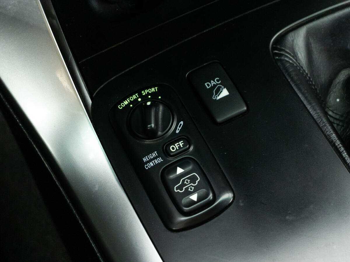 Toyota Land Cruiser Prado с пробегом — 2008 год. Фото: #16