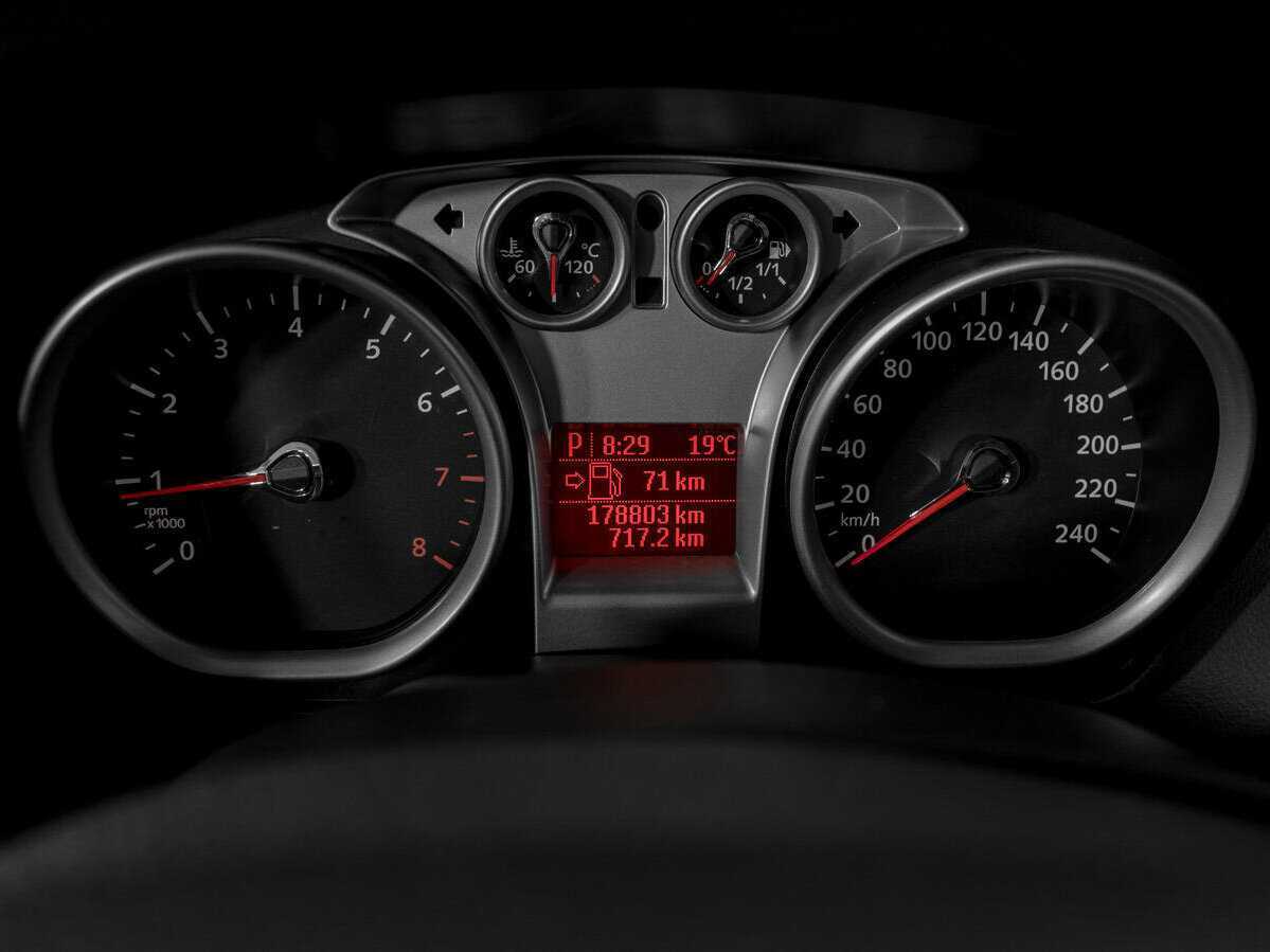 Ford Focus с пробегом — 2009 год. Фото: #10