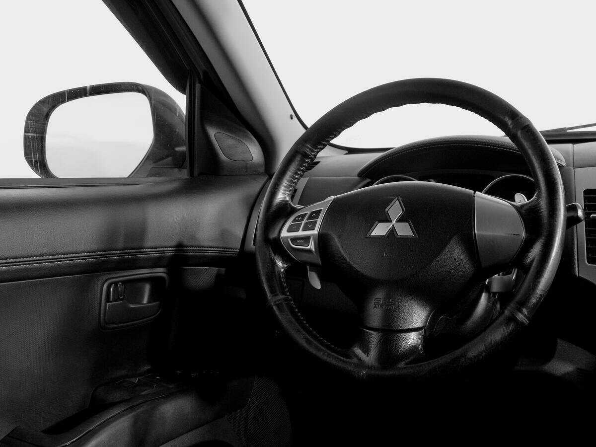 Mitsubishi Outlander с пробегом — 2011 год. Фото: #13