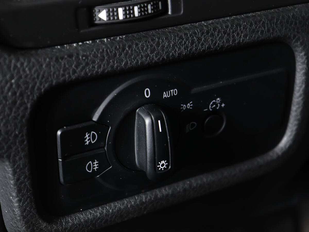 Volkswagen Touareg с пробегом — 2015 год. Фото: #15