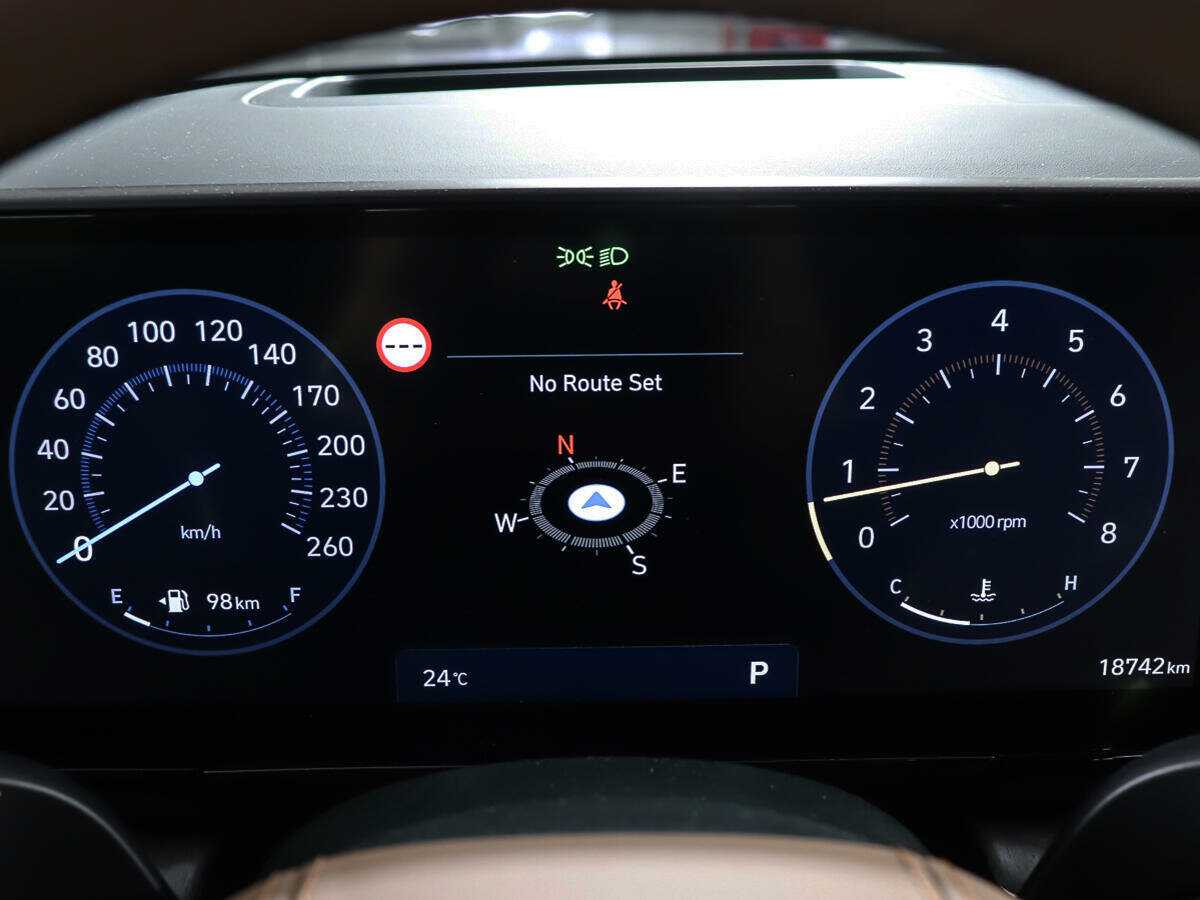 Hyundai Grandeur с пробегом — 2023 год. Фото: #13