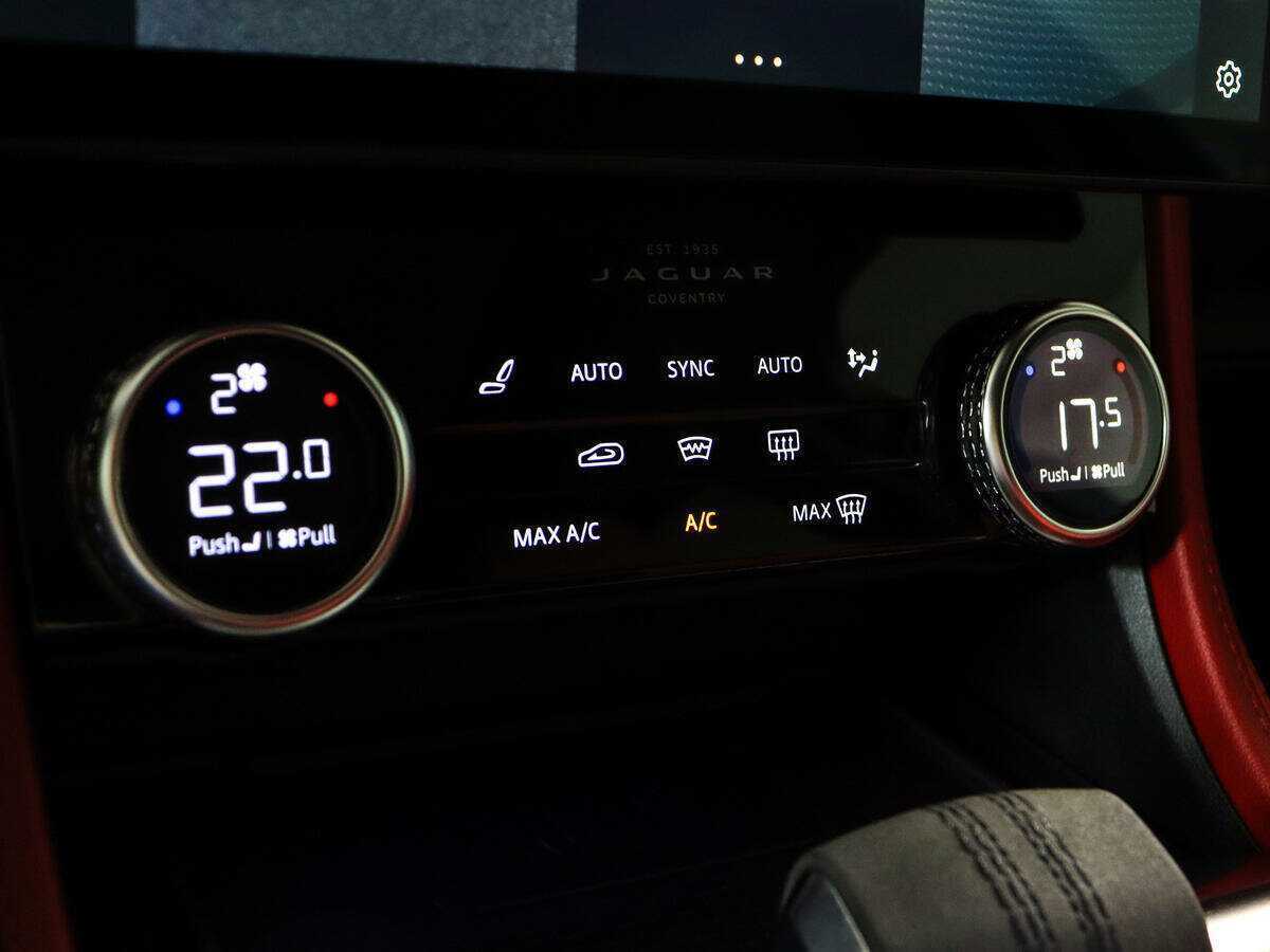 Jaguar F-Pace с пробегом — 2021 год. Фото: #17