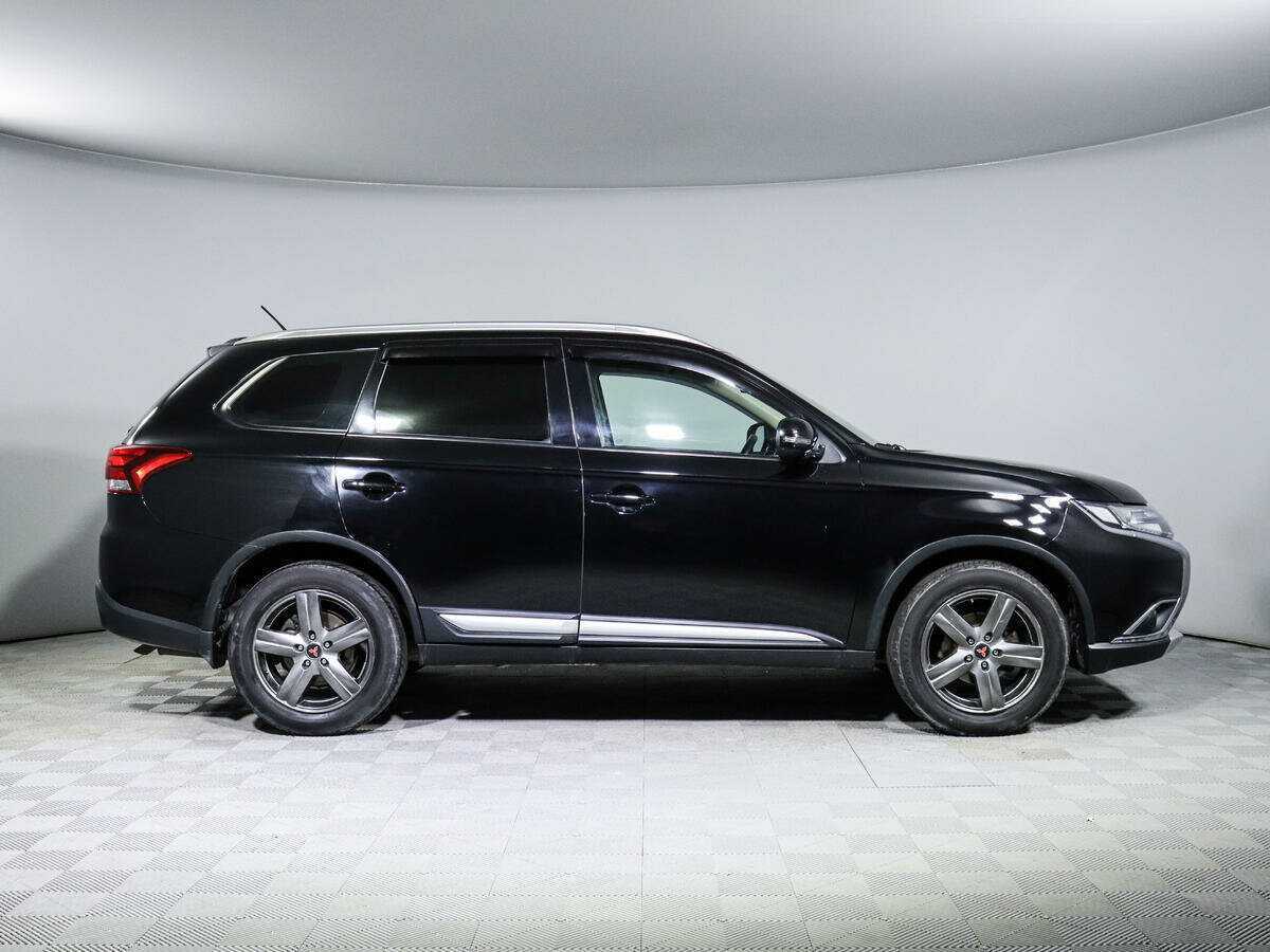 Mitsubishi Outlander с пробегом — 2016 год. Фото: #3