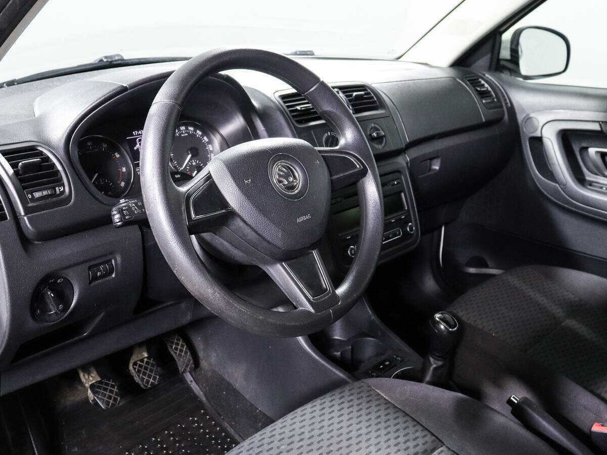 Skoda Fabia с пробегом — 2014 год. Фото: #12