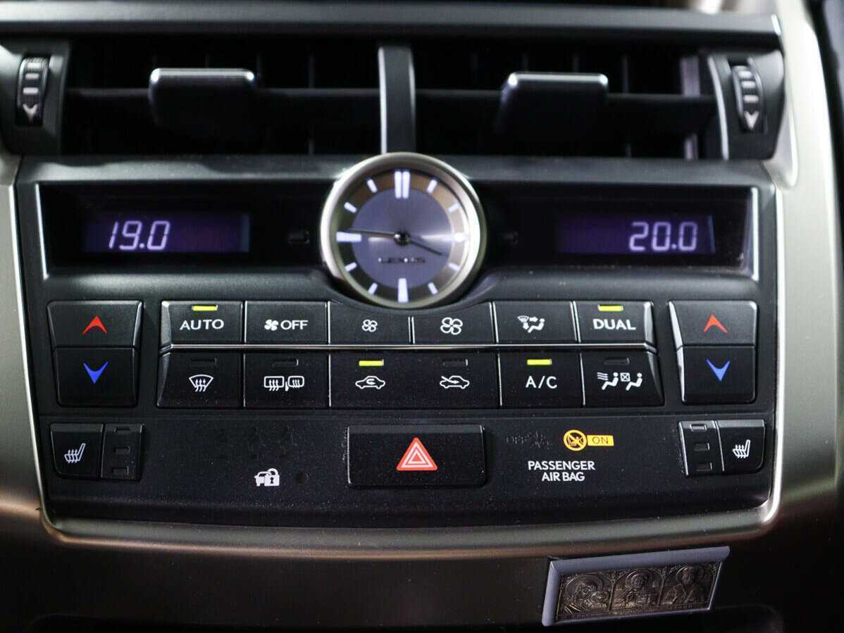 Lexus NX с пробегом — 2015 год. Фото: #12