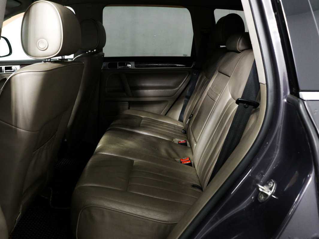 Volkswagen Touareg с пробегом — 2008 год. Фото: #11