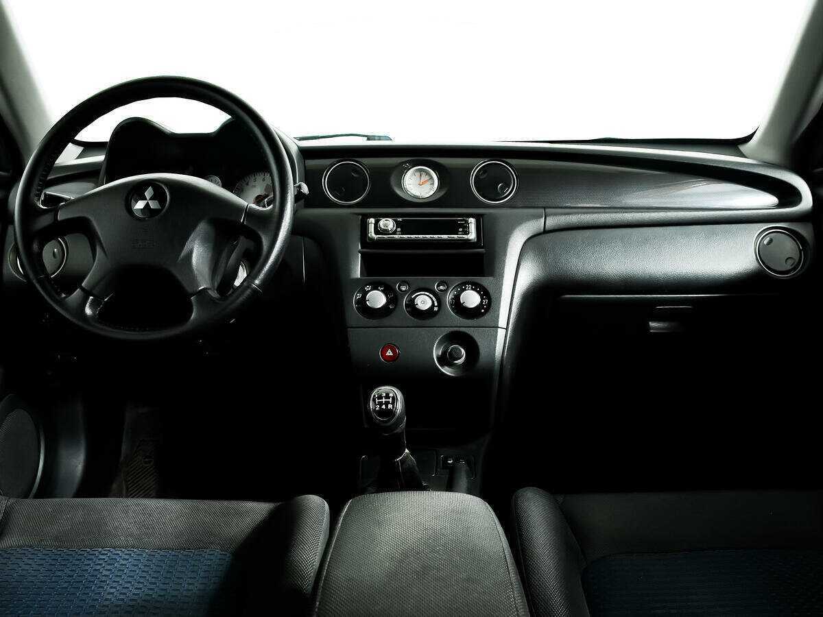 Mitsubishi Outlander с пробегом — 2007 год. Фото: #8