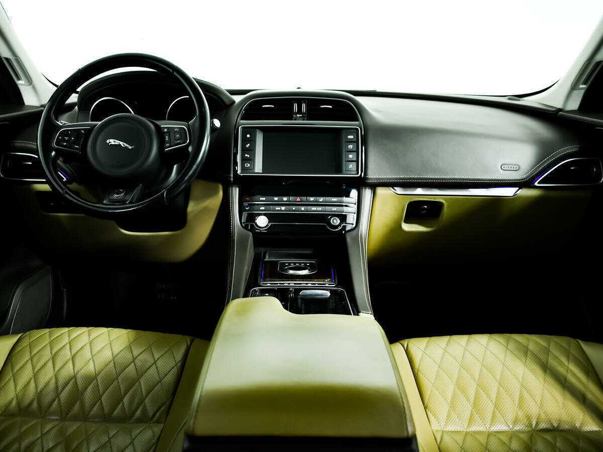 Jaguar F-Pace с пробегом — 2017 год. Фото: #10