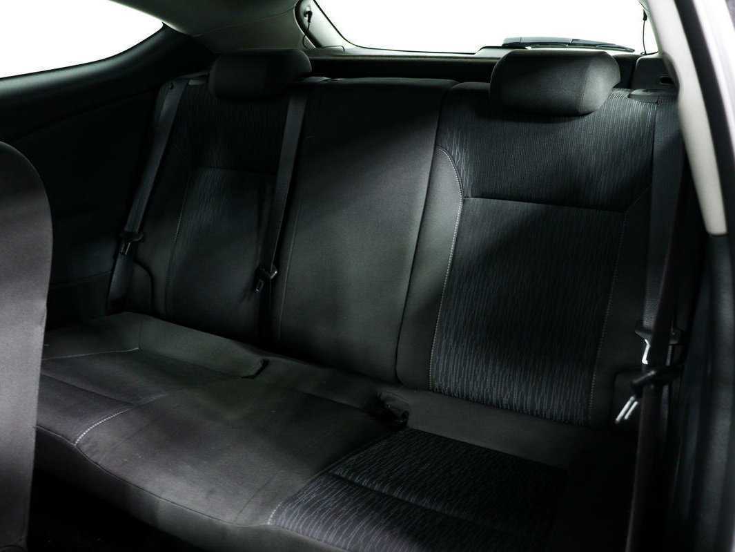 Opel Astra с пробегом — 2012 год. Фото: #11