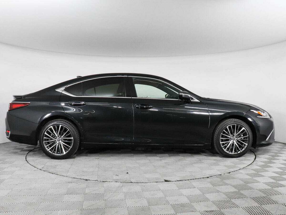 Lexus ES с пробегом — 2022 год. Фото: #3