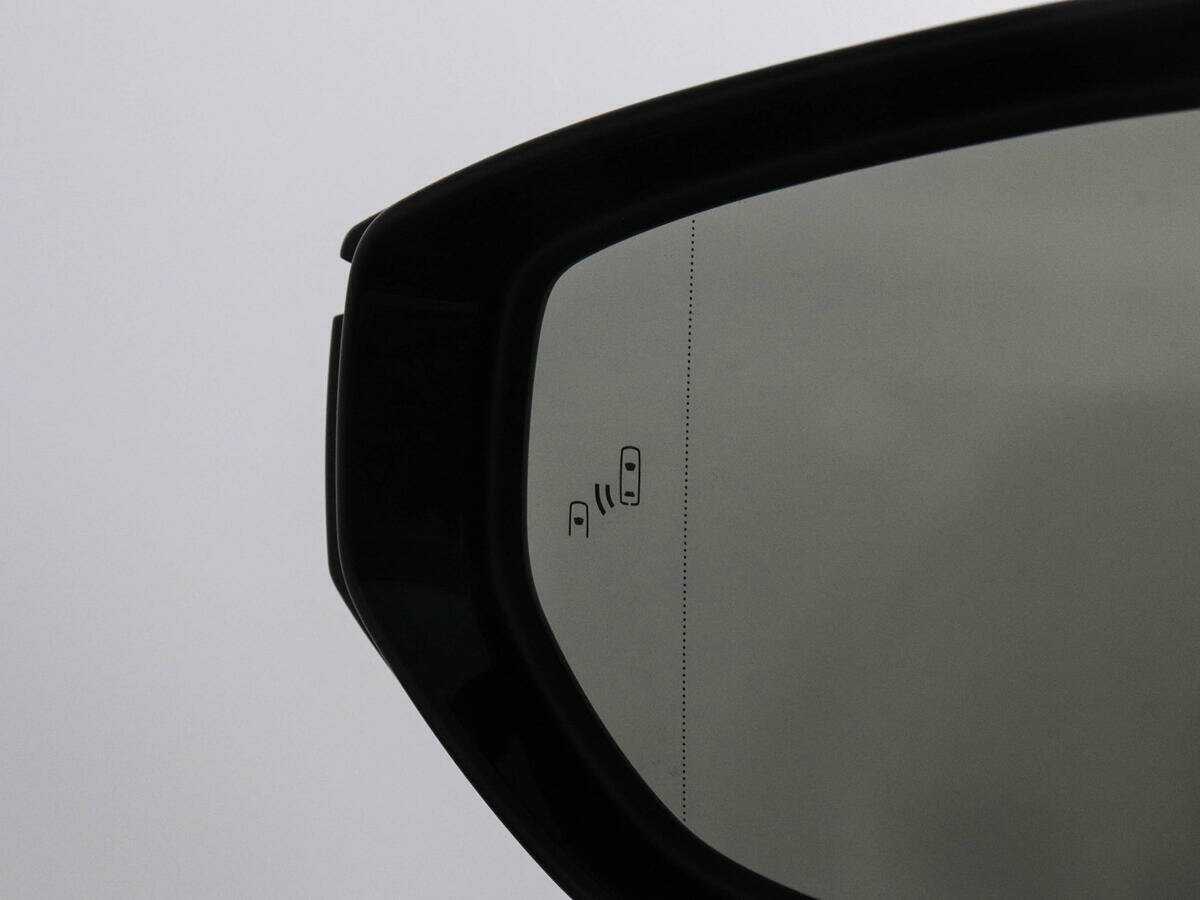 Lexus ES с пробегом — 2022 год. Фото: #14