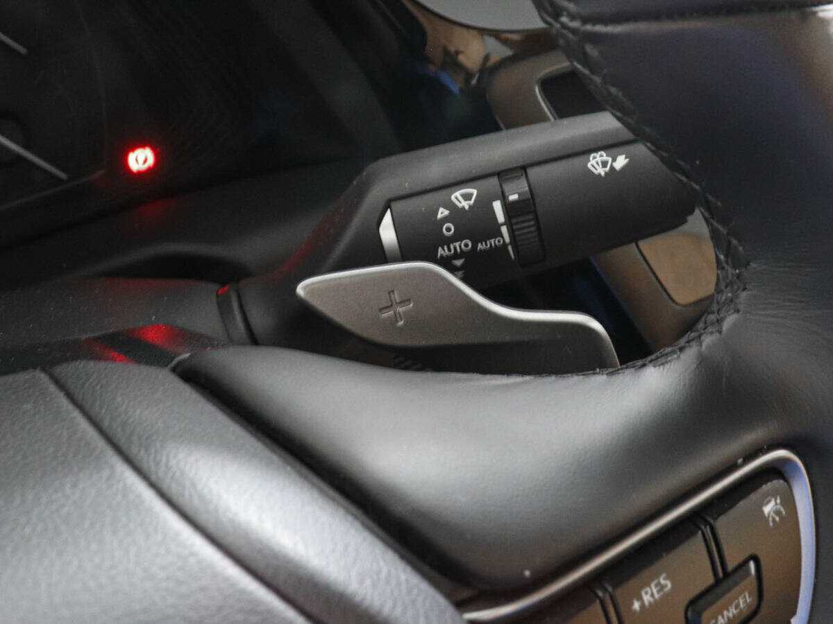 Lexus ES с пробегом — 2022 год. Фото: #15