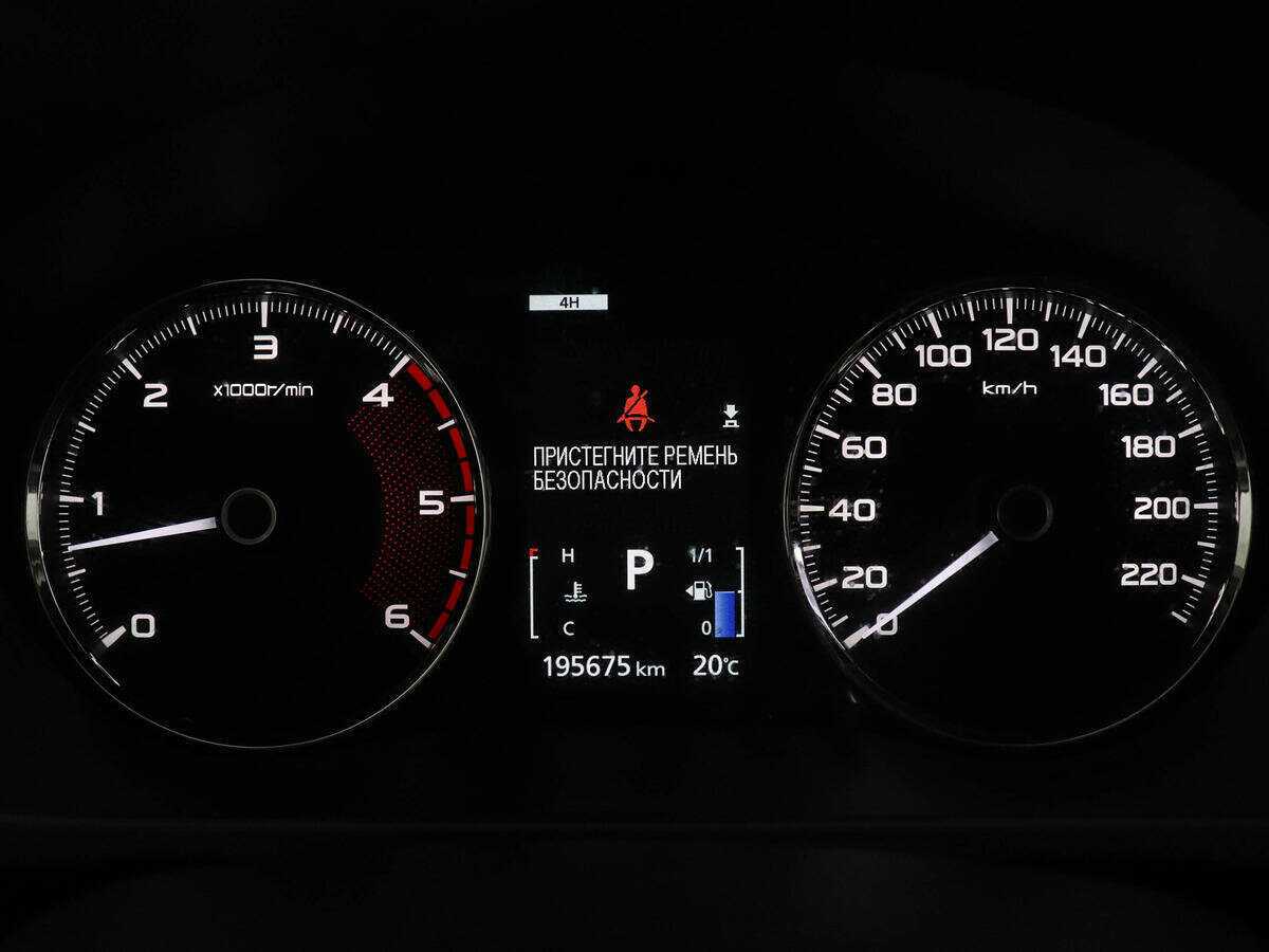 Mitsubishi Pajero Sport с пробегом — 2018 год. Фото: #10